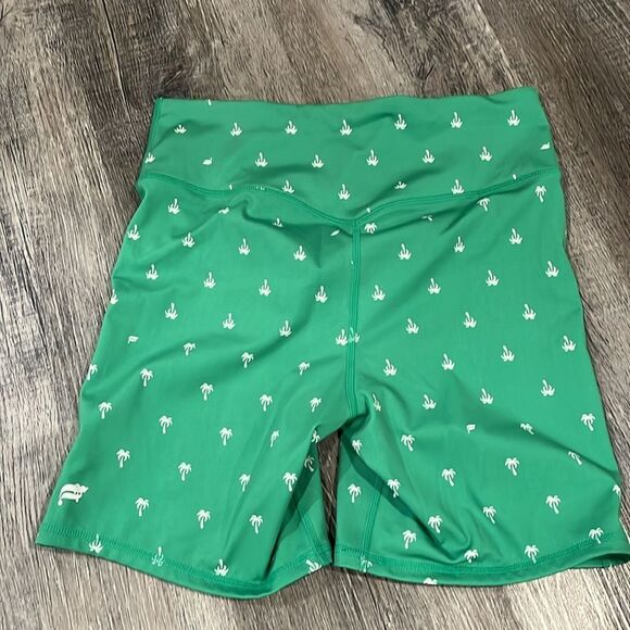 Motion 365+ Fabletics NWOT Green Palm Tree Print Biker Shorts - M - Picture 7 of 10